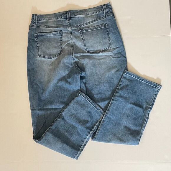 Gloria Vanderbilt Amanda Straight Leg, Stretch, Jeans Medium Wash/Rinse, Size 14 - Picture 2 of 16